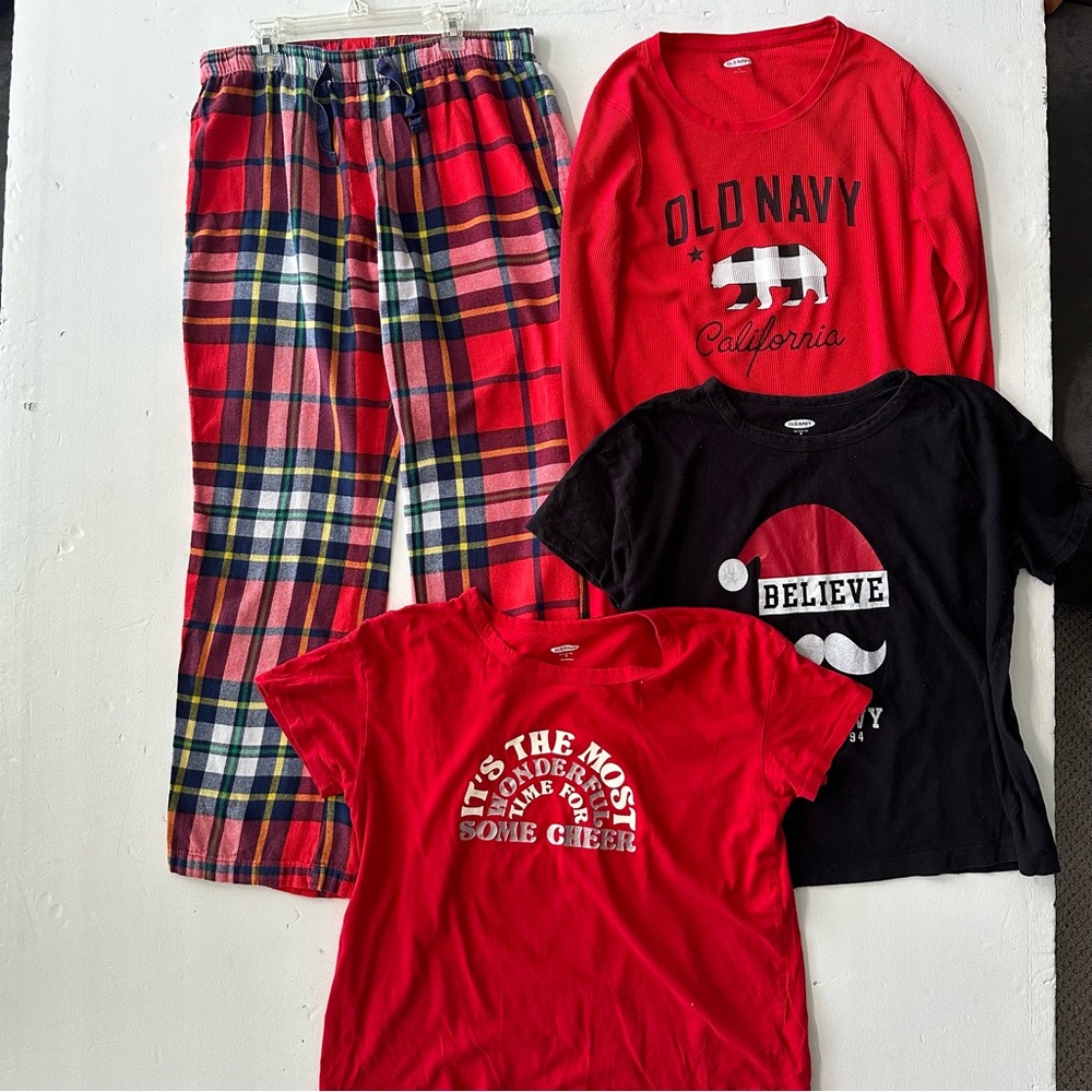 Old Navy 4 piece Holiday Pajamas Set